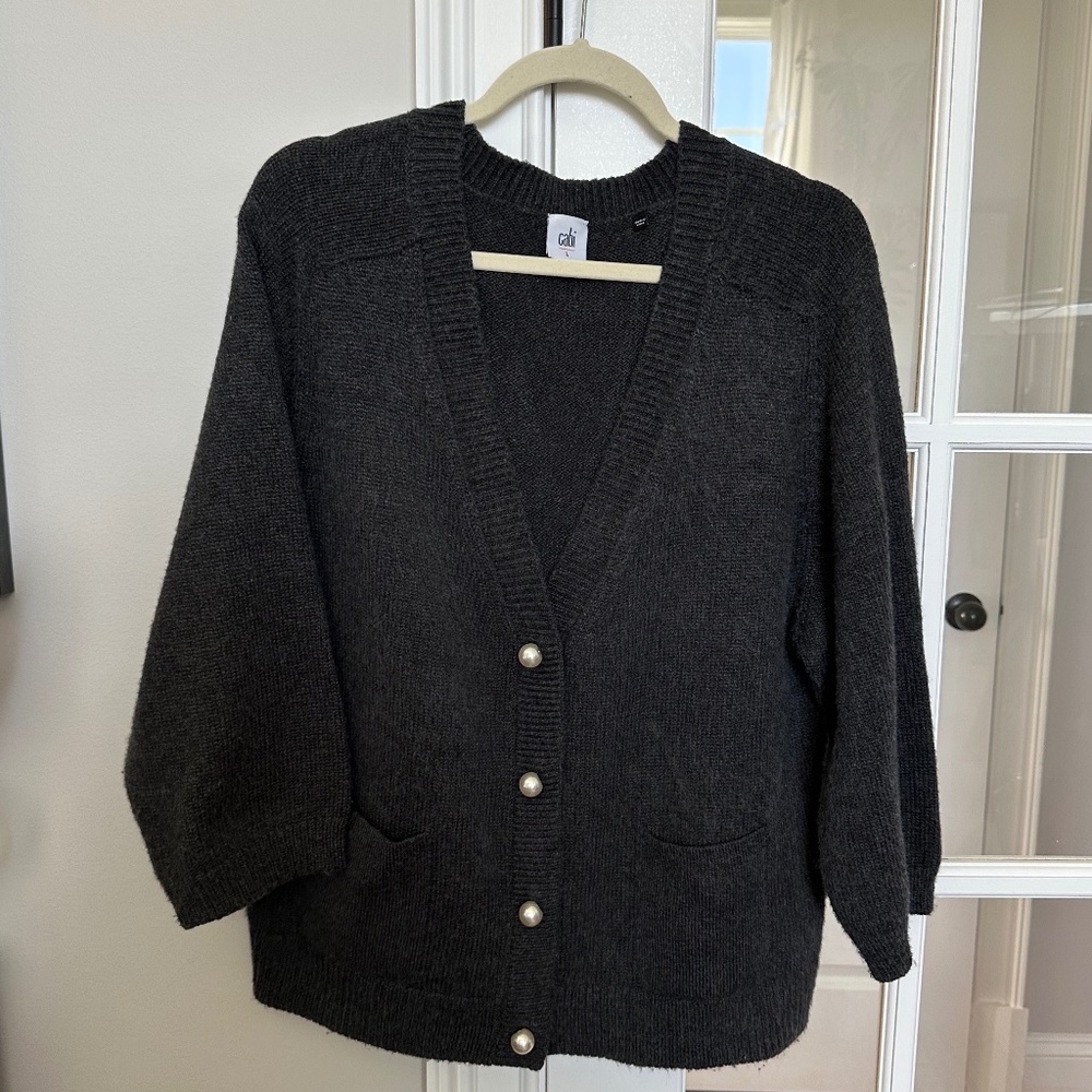 EUC Cabi Dark Grey V Neck Pearl Buttons 3/4 Sleeved Sweater Sz L